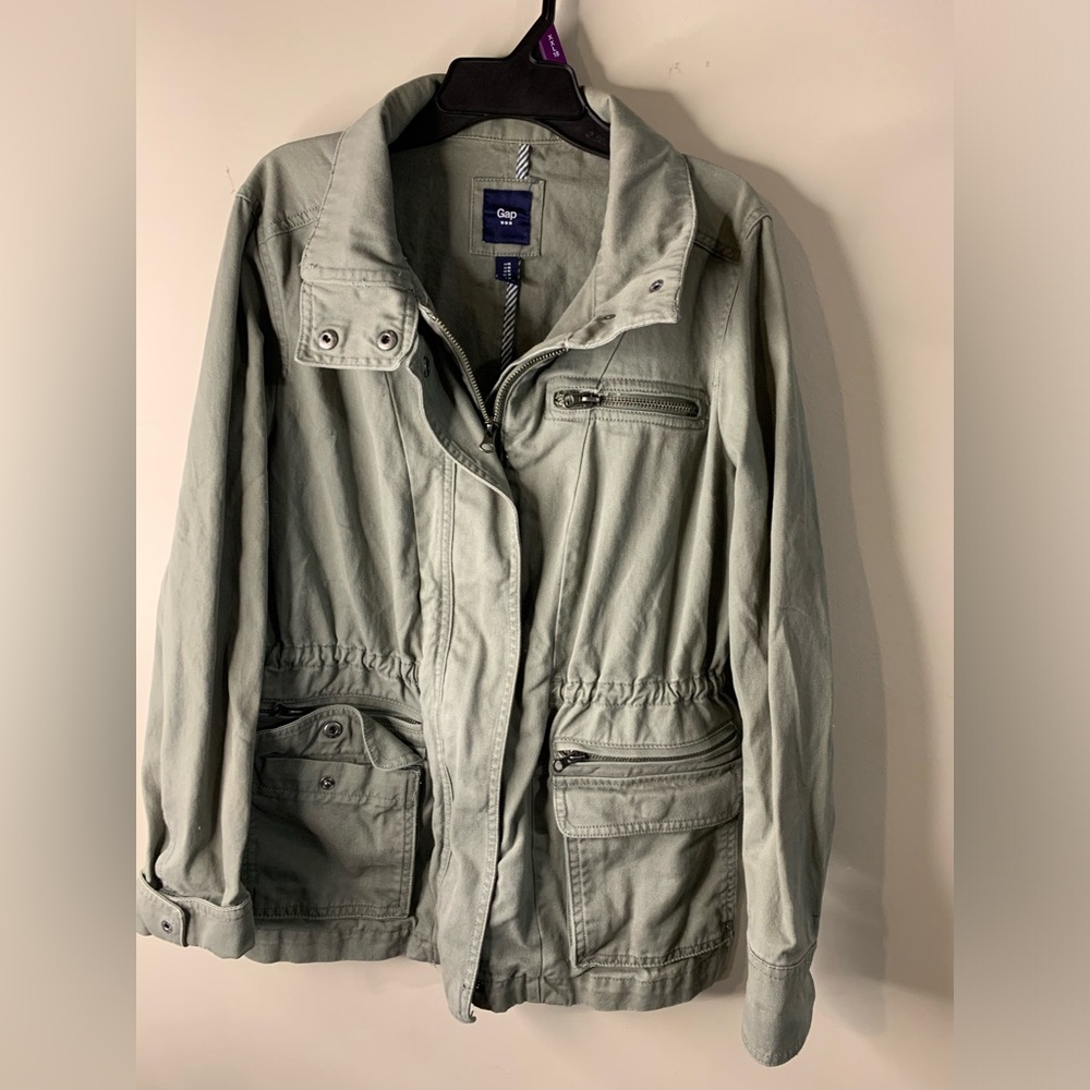 Women’s GAP military-style utility jacket in olive green size medium